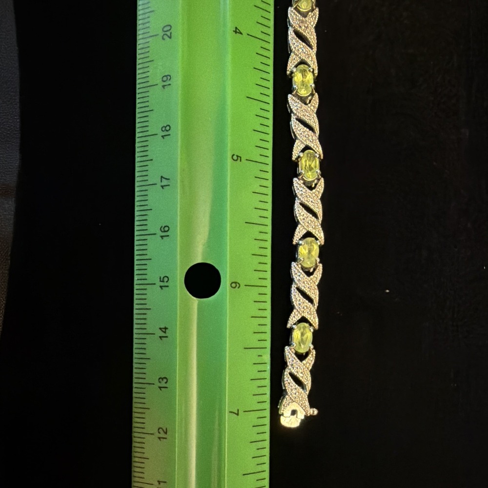 Vintage FAS 925 Sterling Silver Lime Green Peridot X&O Hugs Kisses Tennis Bracel - Picture 3 of 5